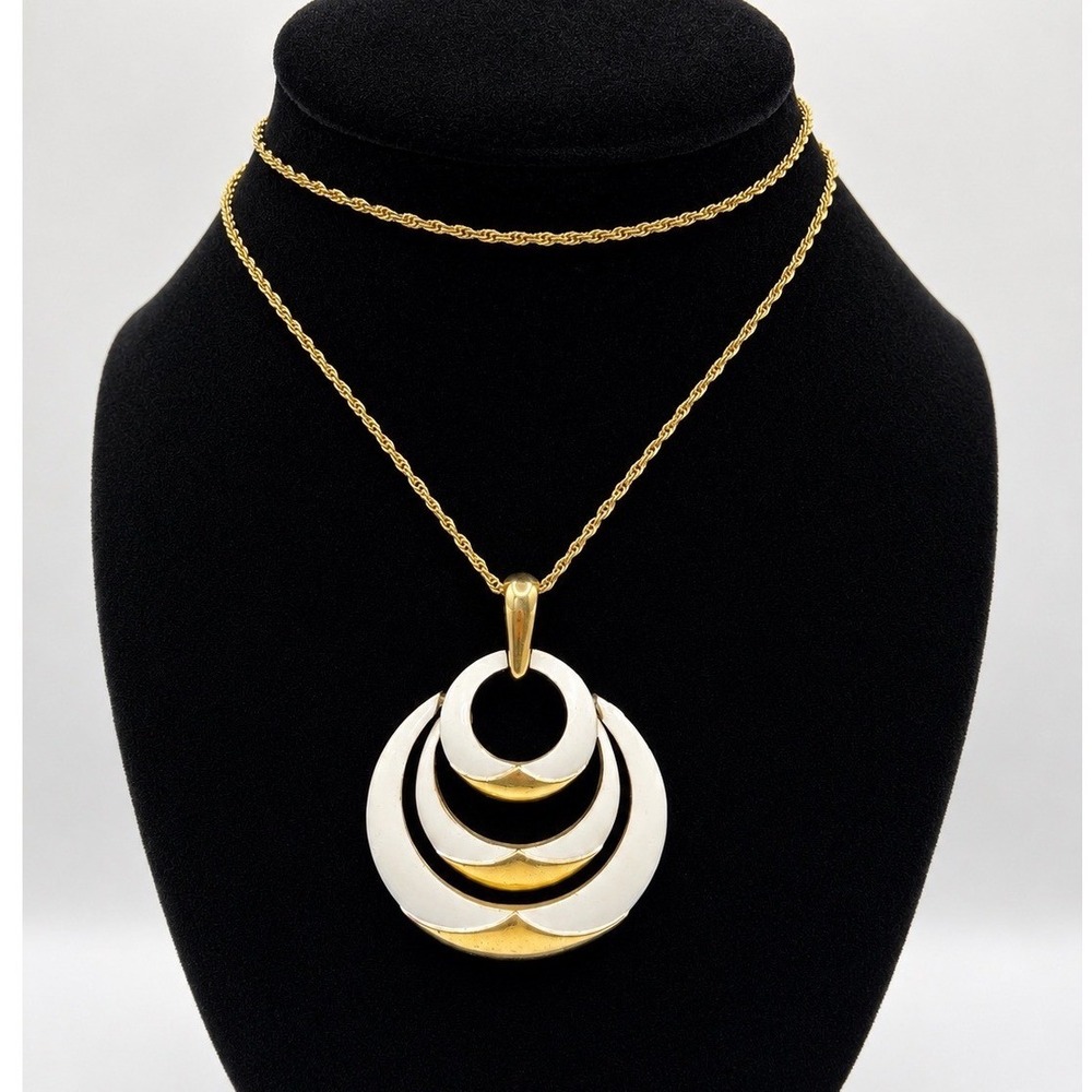 VTG‎ Trifari Gold Tone White Enamel Triple Hoop Pendant Necklace 24 Inch Chain